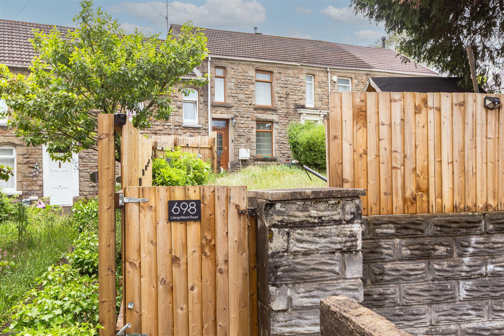 Llangyfelach Road, Treboeth, Swansea, SA5 9EL